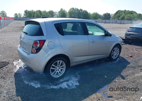 2015 Chevrolet Sonic Lt Auto z USA, uszkodzony, nr VIN 1G1JC6SB4F4172376